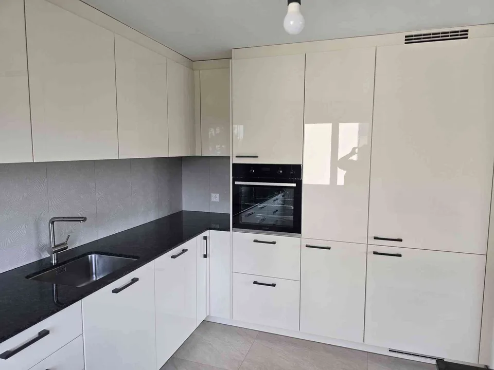 Gemütliche neu renovierte 4.5 Zi- Wohnung mit Balkon