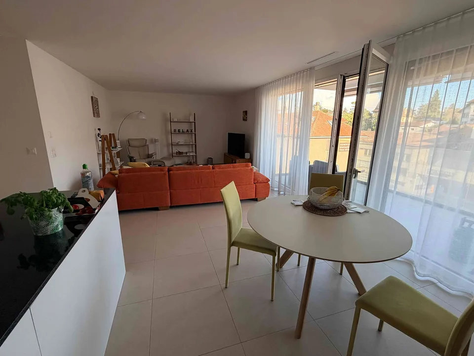 Appartement moderne très spacieux et idéalement situé