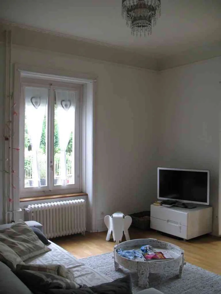 Wohnen mit Charakter – stilvolle Altbauwohnung, ruhige & sonnige Lage