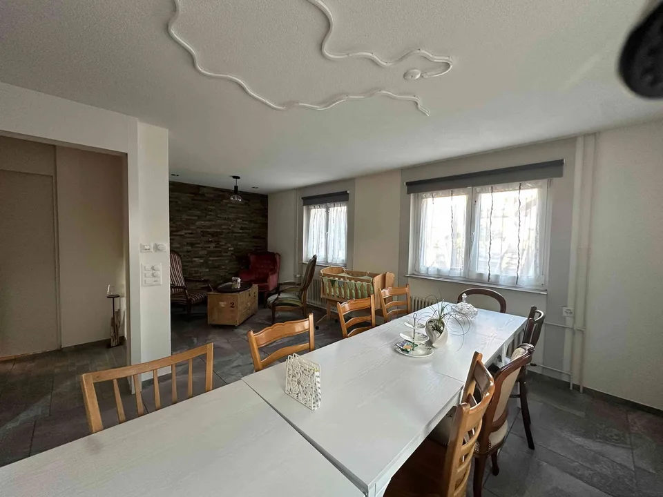 Renovierte 5,5 Zimmer-Hausteil zu vermieten