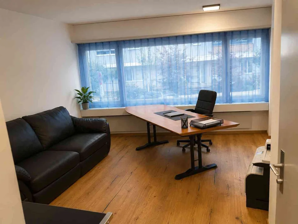 Coworking Arbeitsplatz mit persoenlichem Buero in Zuerich