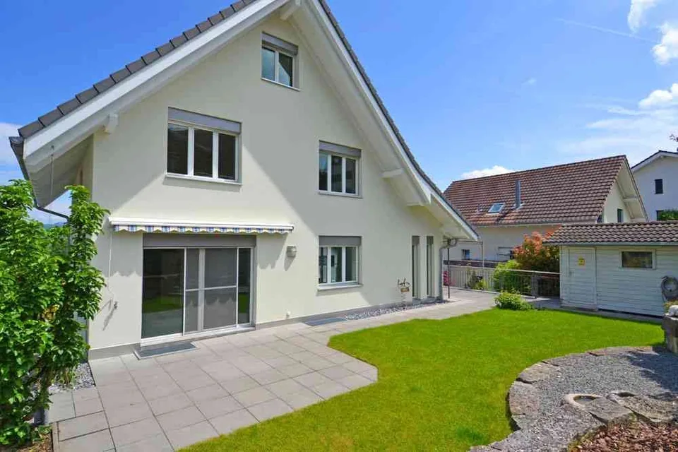 Traumhaftes 6.5-Zimmer-EFH mit Panoramablick über das Reusstal