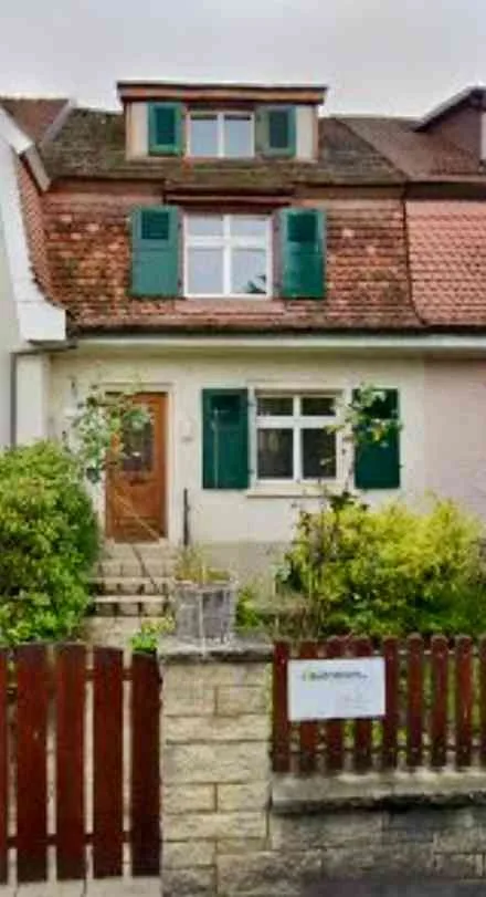 Charmantes 4.5-Zimmer-Reiheneinfamilienhaus mit Garten in Reinach BL