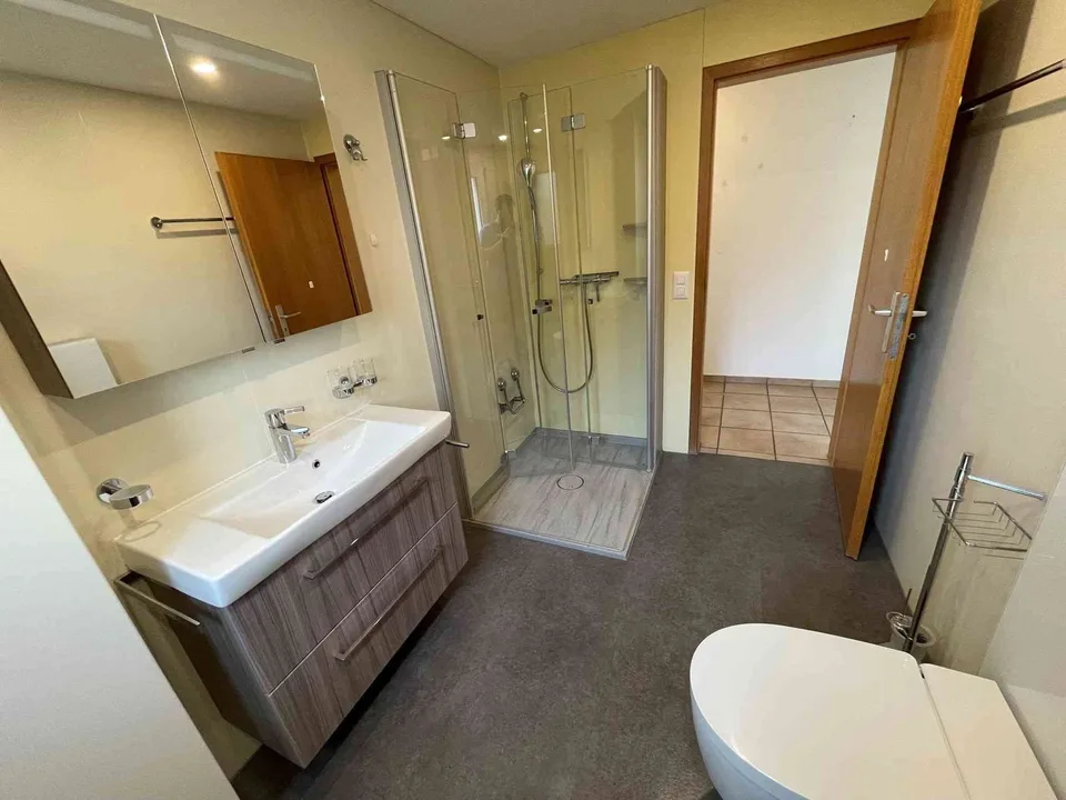 Zimmer in zentral und ruhig gelegener 4.5-Zimmerwohnung zu vermieten