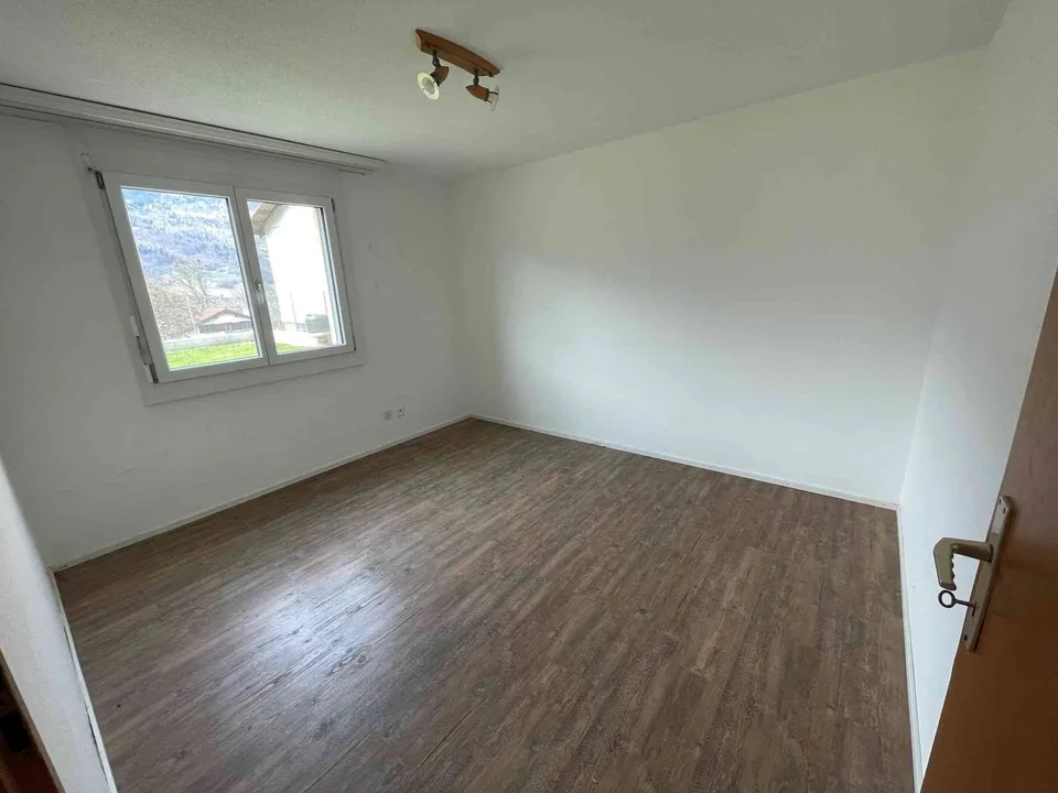 Zimmer in zentral und ruhig gelegener 4.5-Zimmerwohnung zu vermieten