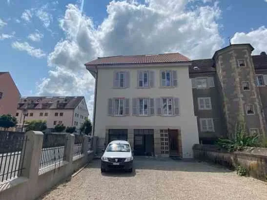 A LOUER SUPERBE APPARTEMENT CENTRE VILLE