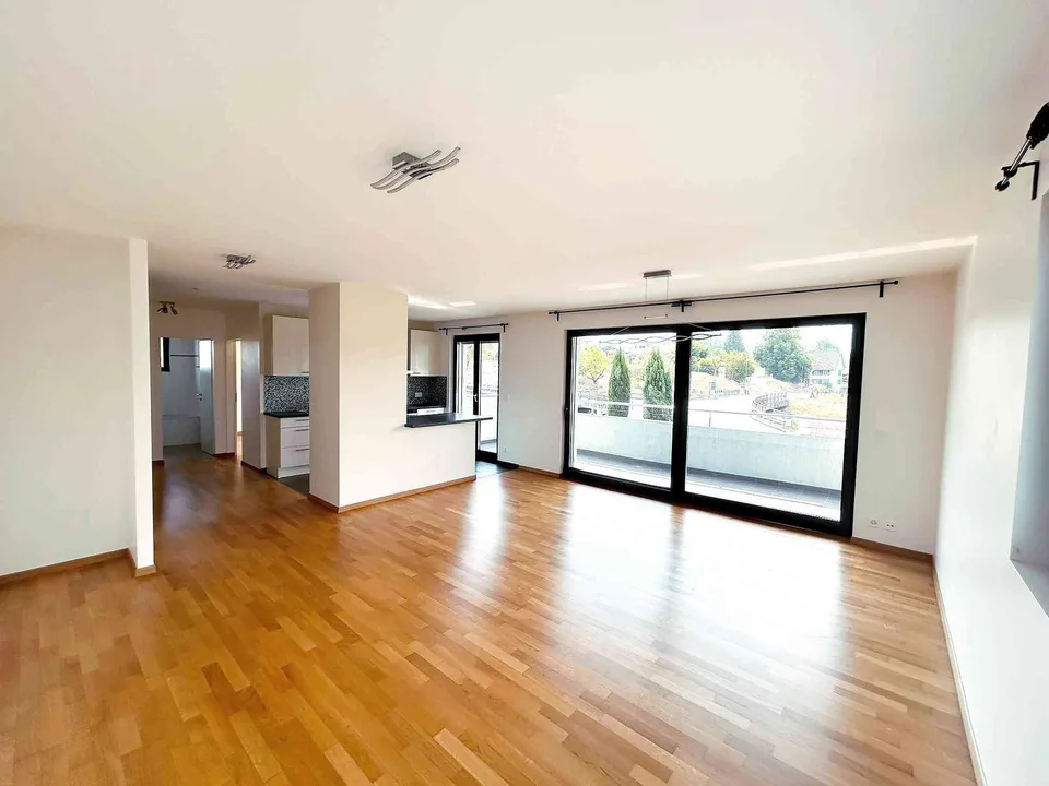 Appartement 4.5 pièces : lumineux - 2 pl. de parc ext. incluses