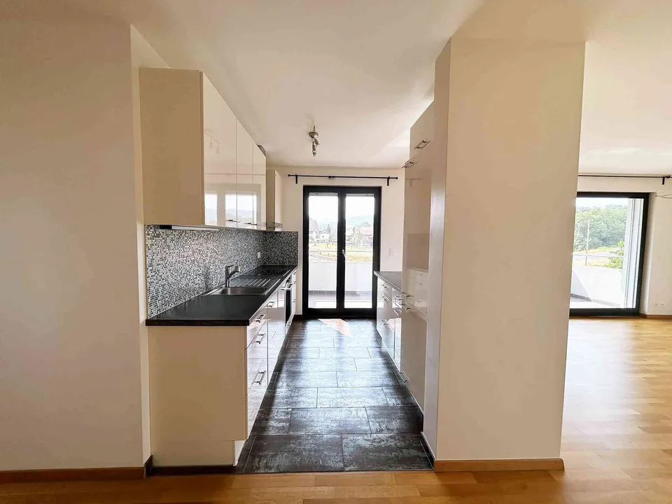Appartement 4.5 pièces : lumineux - 2 pl. de parc ext. incluses