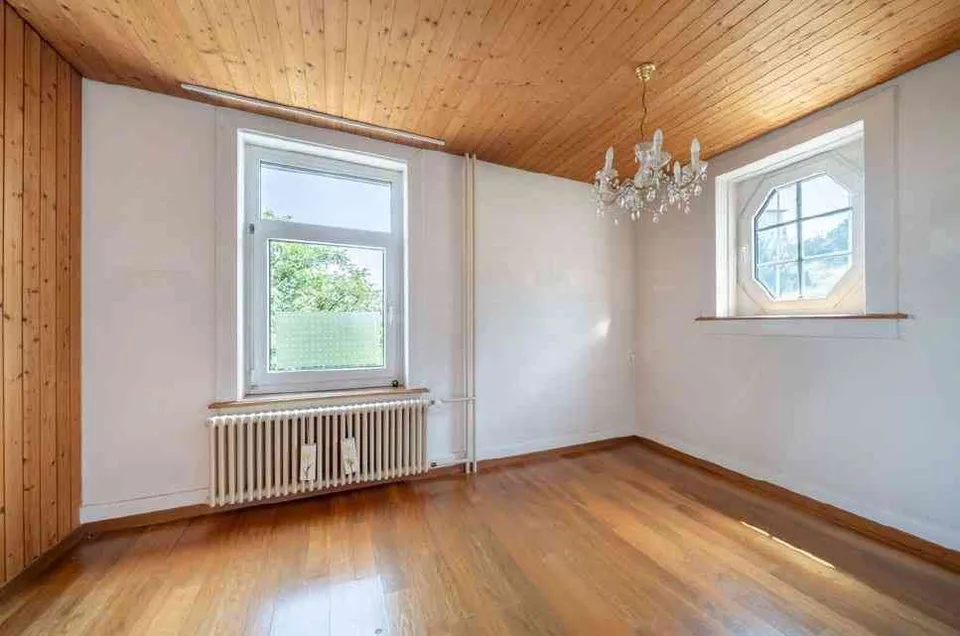 Charmante 4.5-Zimmer-Altbauwohnung mit Balkon und Aussicht