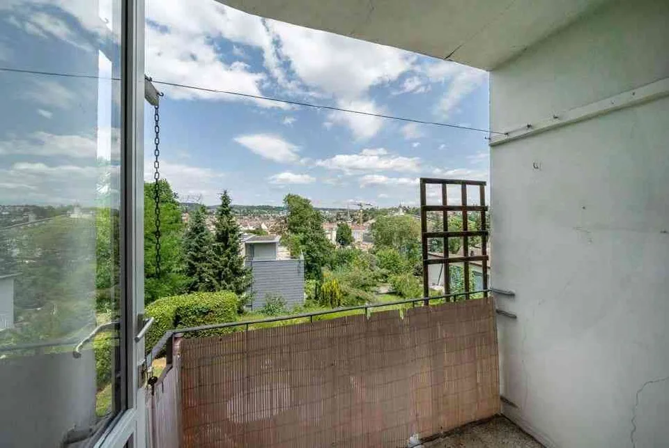 Charmante 4.5-Zimmer-Altbauwohnung mit Balkon und Aussicht