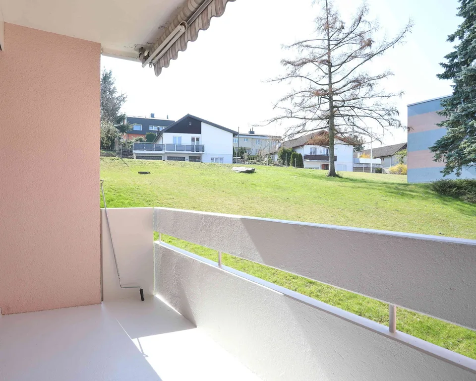 Lichtdurchflutete 4.5 Zimmer Familienwohnung an ruhiger Lage