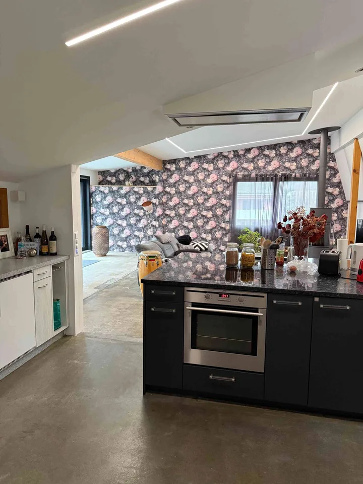 Grosszügige 3,5-Zimmer-Dachwohnung an ruhiger Lage