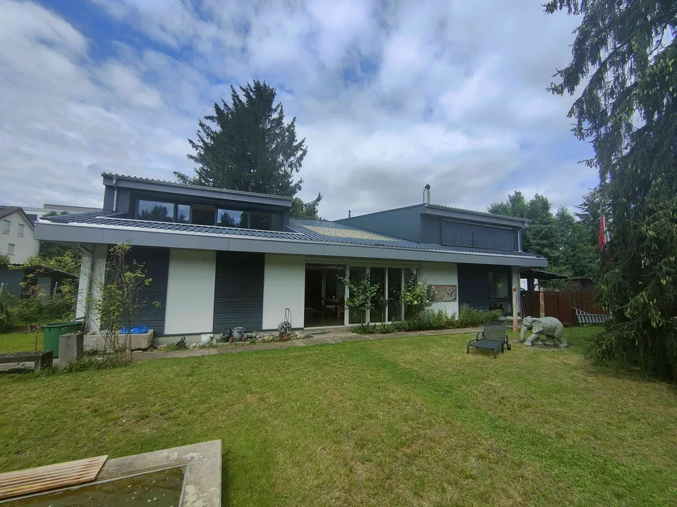 Grosszügige 3,5-Zimmer-Dachwohnung an ruhiger Lage