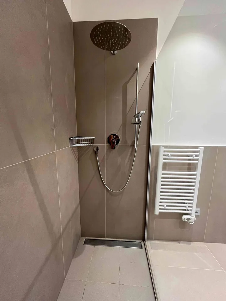 Moderno 2.5 con giardino privato