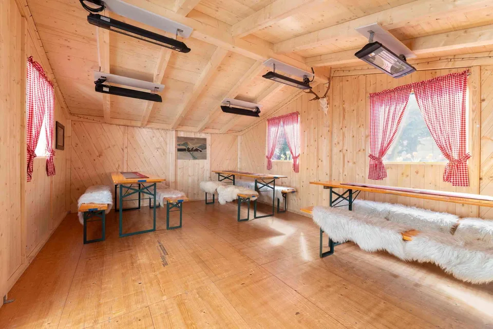 Gemütliche Holzhütte