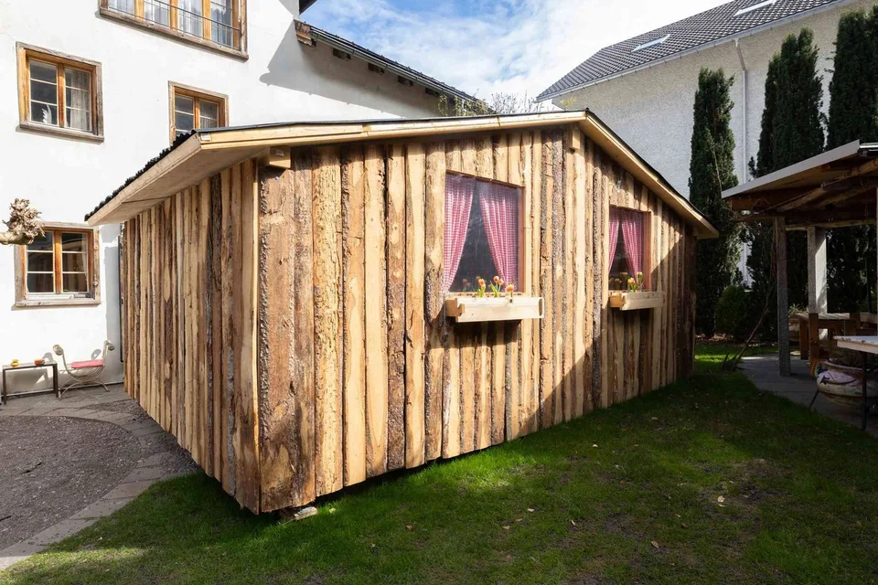 Gemütliche Holzhütte