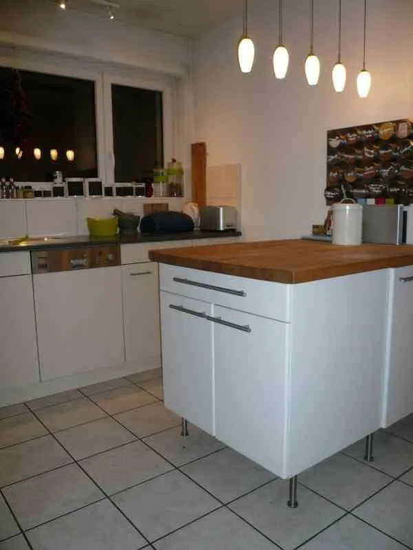 Einfamilienhaus mit Doppelgarage, grosser Terrasse und Poolplatz