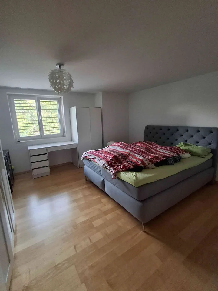 Helle 3,5-Zimmer-Wohnung mit zwei Balkonen und großem Wohnzimmer in Zw
