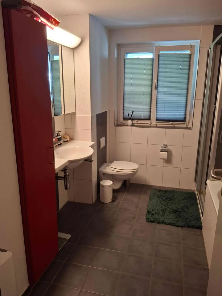 Helle 3,5-Zimmer-Wohnung mit zwei Balkonen und großem Wohnzimmer in Zw