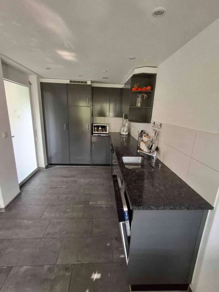 Helle 3,5-Zimmer-Wohnung mit zwei Balkonen und großem Wohnzimmer in Zw