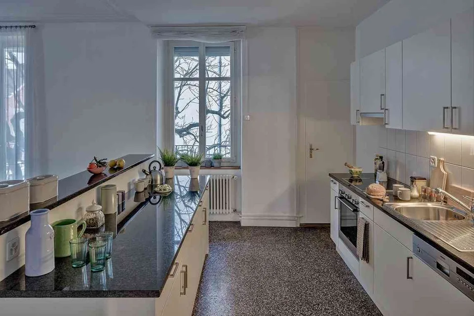 charmant appartement ancien de 2 pièces