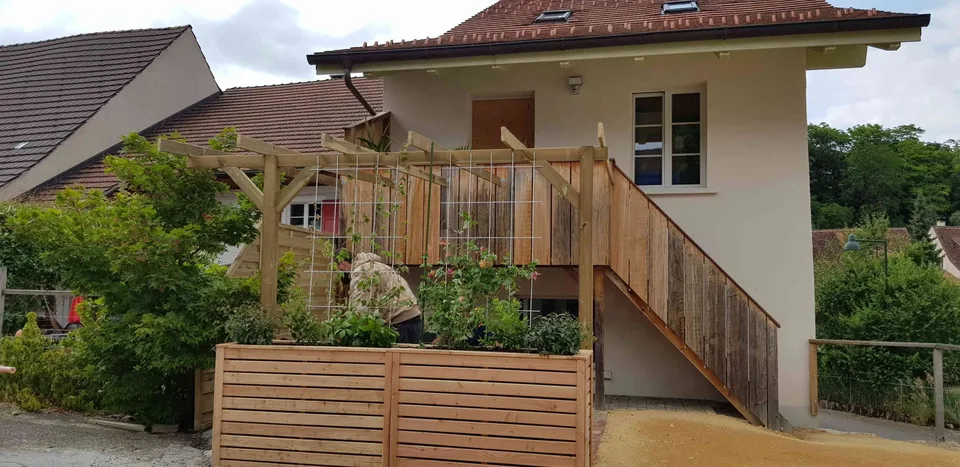 helle, grosszügige 2 1/2 Zi. Maisonettewohnung zu vermieten