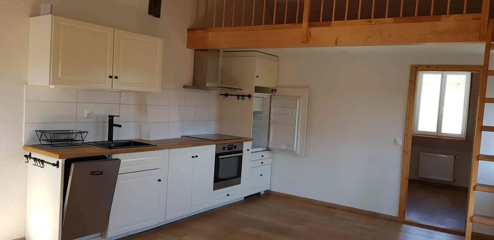 helle, grosszügige 2 1/2 Zi. Maisonettewohnung zu vermieten
