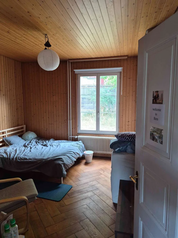 Grosszügiges Zimmer mit Gartenblick in der Lorraine