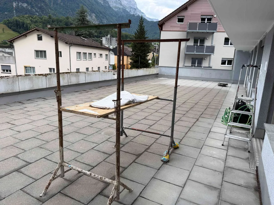 Renovierte 5.5 Zimmerwohnung mit grosser Terasse
