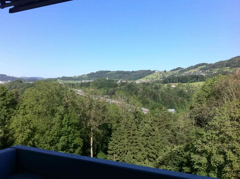 Sonnige Wohnung mit Balkon und Lift
