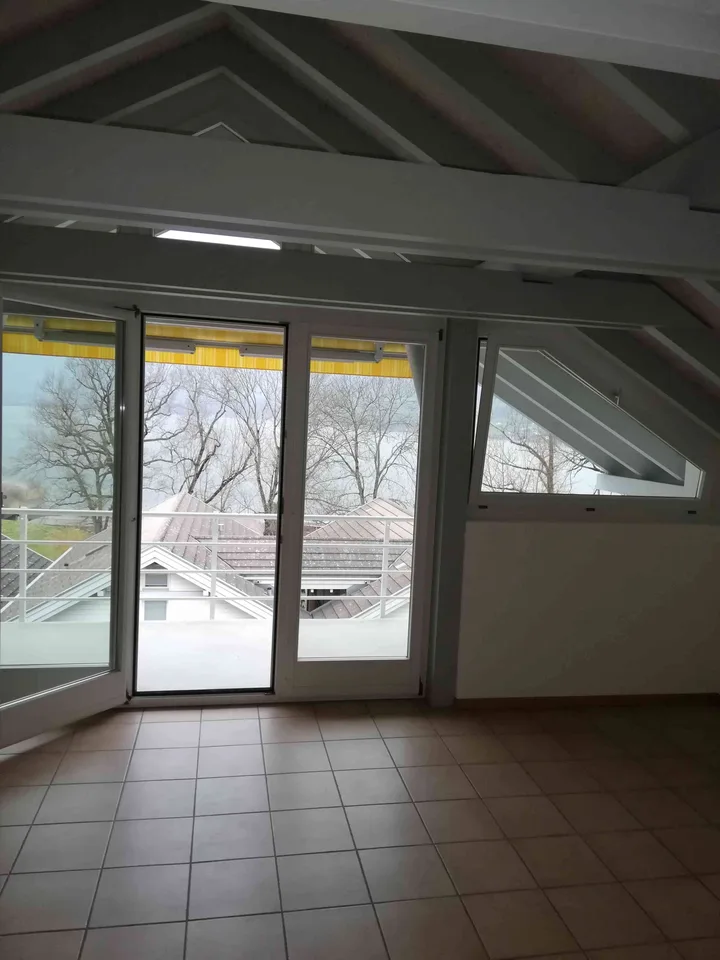 Zu vermieten 2.5 Zimmer Dachwohnung