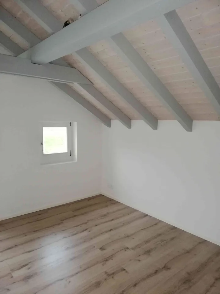 Zu vermieten 2.5 Zimmer Dachwohnung