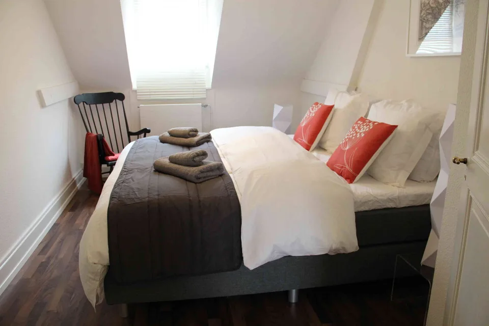 3-Zimmer Dachwohnung/möbliert ROOFY