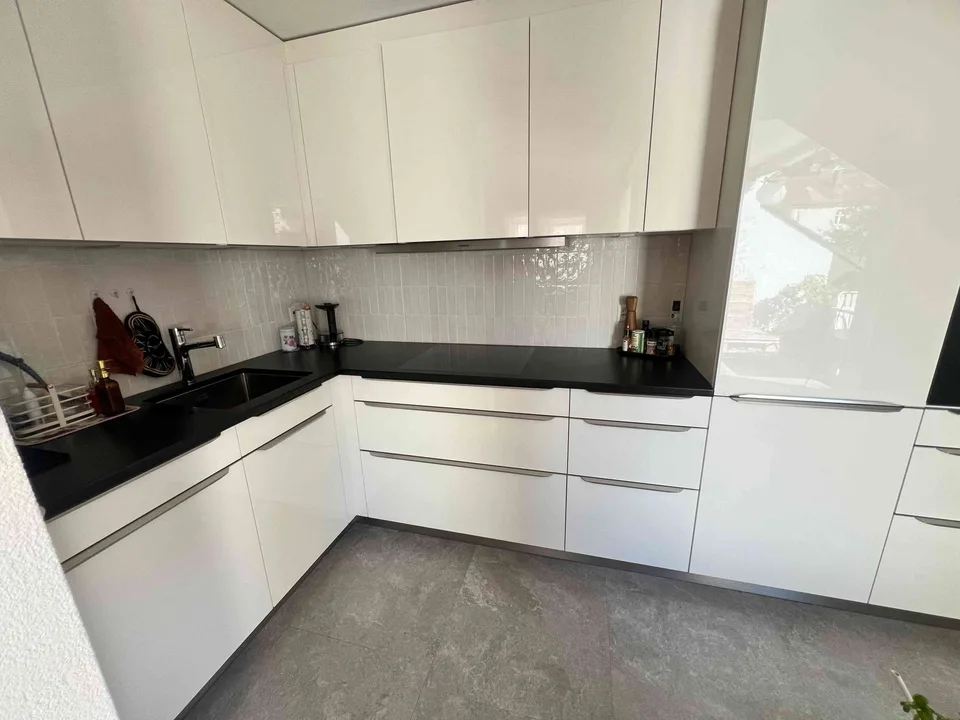 Möbilierte 2.5 Zimmer Dachwohnung