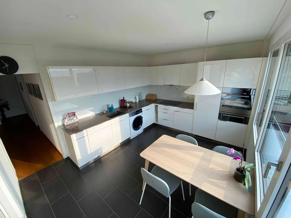 2½ Zimmer Wohnung mit Balkon Loggia an ruhiger Lage