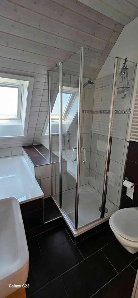 Moderne 2 Zimmer Wohnung mit Berg und Seesicht
