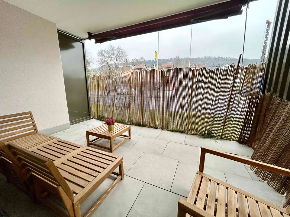 Moderne 3.5-Zimmer-Wohnung im Erdgeschoss in Rickenbach – Neubau mit Balkon und Lift