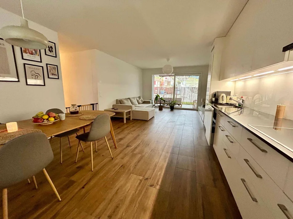 Moderne 3.5-Zimmer-Wohnung im Erdgeschoss in Rickenbach – Neubau mit Balkon und Lift