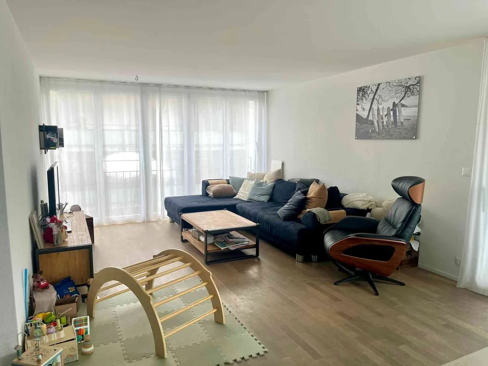 Grosszügige, moderne 4,5 Zimmer Wohnung