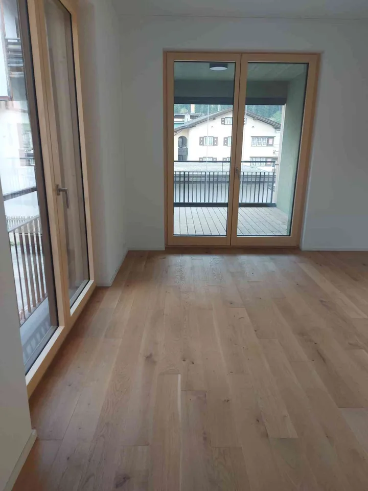 *Erstbezug* Neubauwohnung im Zentrum Davos 1 Gehminute zur Hauptschule