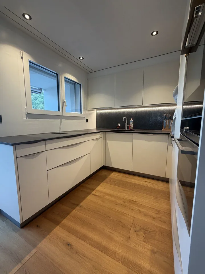 Stilvolle 2.5-Zimmerwohnung in Hölstein - hochwertig, ruhig und bez...