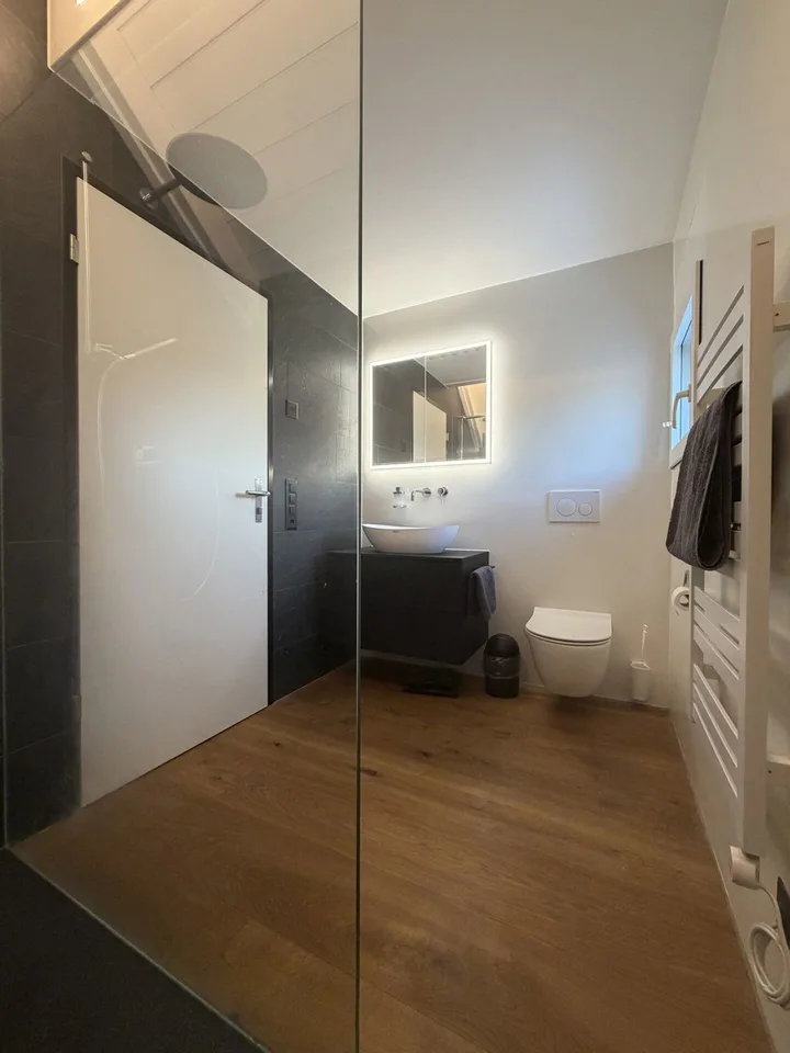 Stilvolle 2.5-Zimmerwohnung in Hölstein - hochwertig, ruhig und bez...