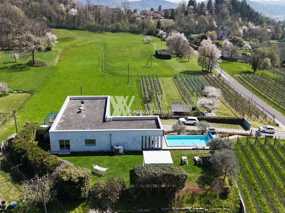 ARZO-MENDRISIO: MODERNA VILLA DI DESIGN CON PISCINA