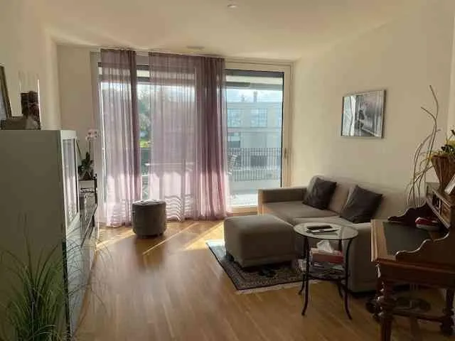 Helle grosszügige 3.5-Zimmer-Wohnung mit schönem Balkon