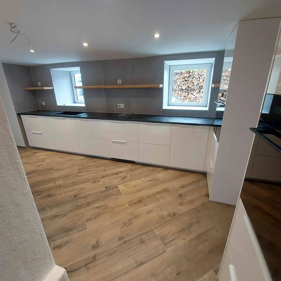 WG Zimmer mit eigenem Bad & Ankleide – 27 m² – Säntisblick
