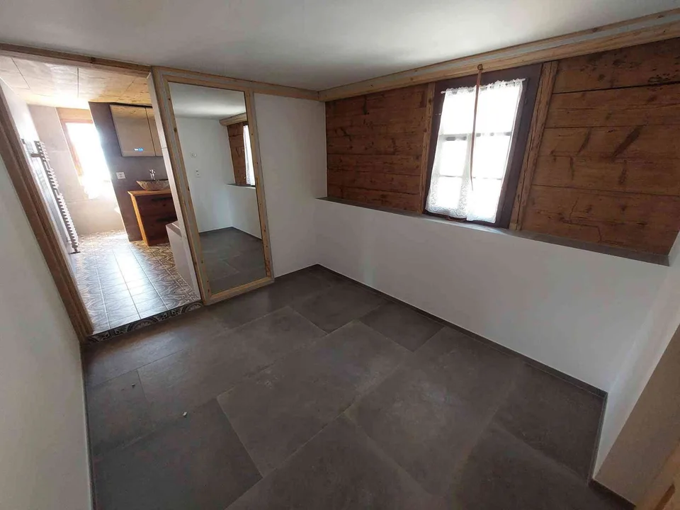 WG Zimmer mit eigenem Bad & Ankleide – 27 m² – Säntisblick