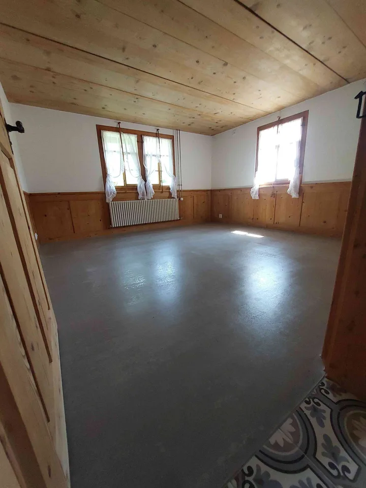 WG Zimmer mit eigenem Bad & Ankleide – 27 m² – Säntisblick