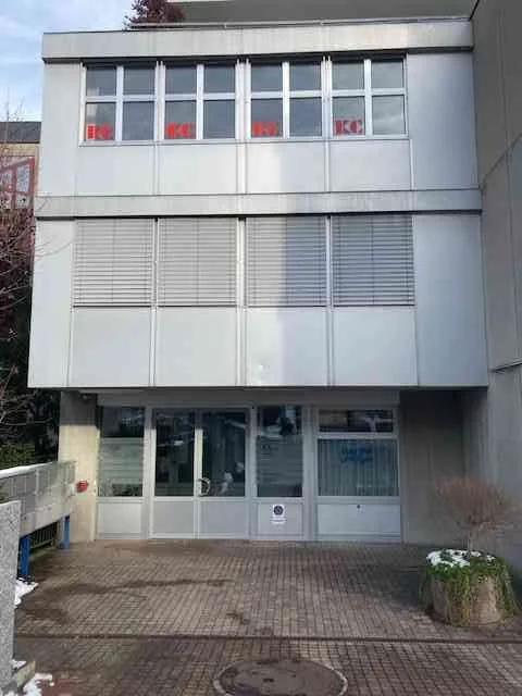 Heller repräsentativer ausgebauter Büroraum 540.--/Monat