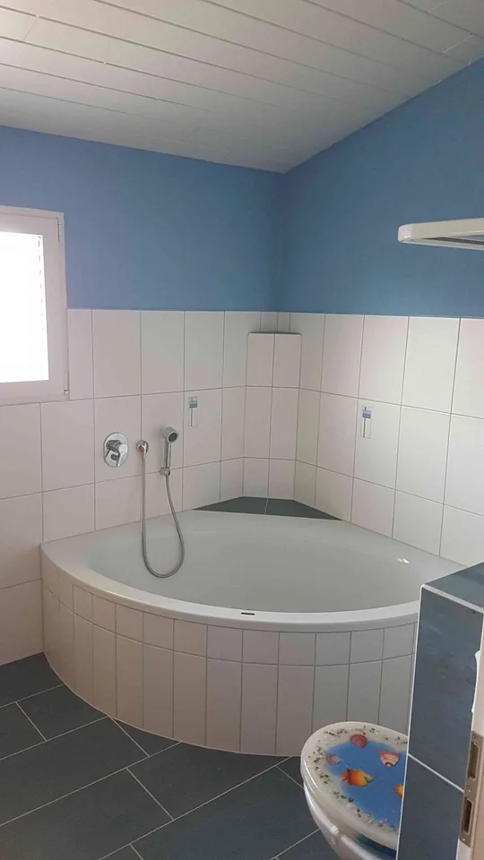 Grosszügige helle 5-Zimmer-Altbauwohnung an zentraler Lage