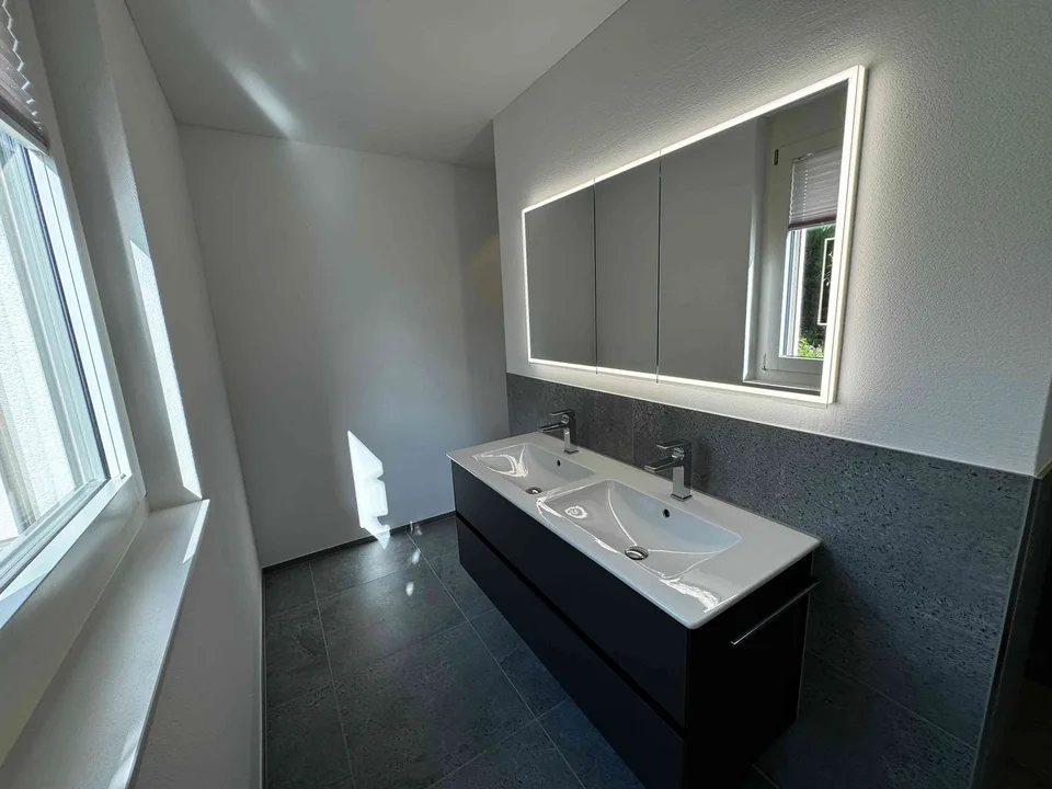 Hinreissende Wohnung in Eigentumsstandart mit Seesicht